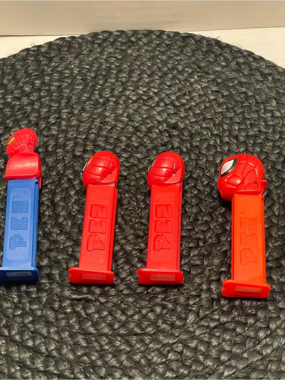 Vtg Pez Spider-Man Red and Blue Candy Dispensers 4